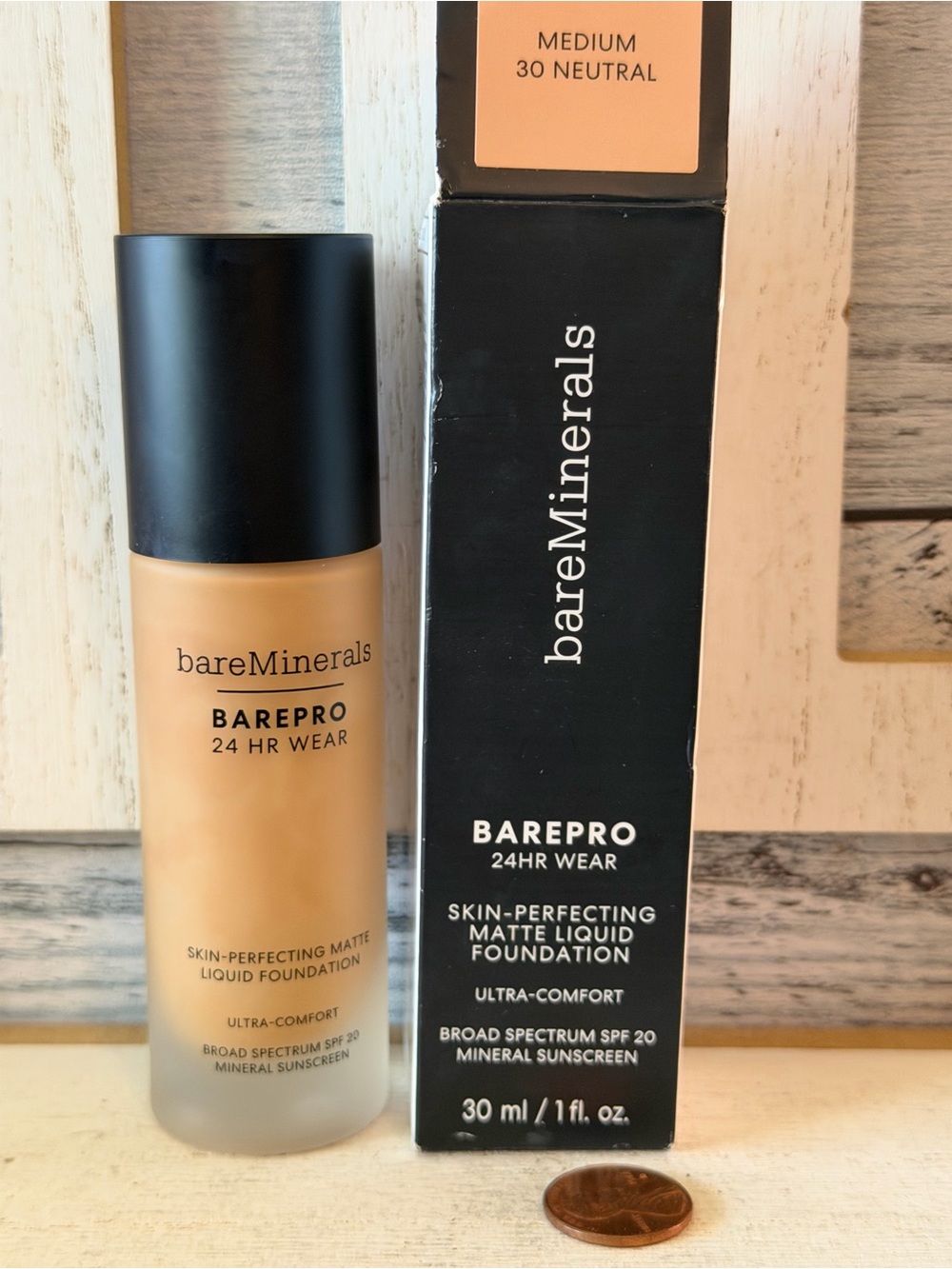 BareMinerals BAREPRO Skin-Perfecting MATTE Liquid Foundation Medium 30 Neutral